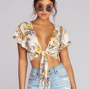 NWT Windsor floral tie crop top